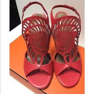 BNIB Hermes Coral 'Nautilus' Shell Sandals, SZ 39